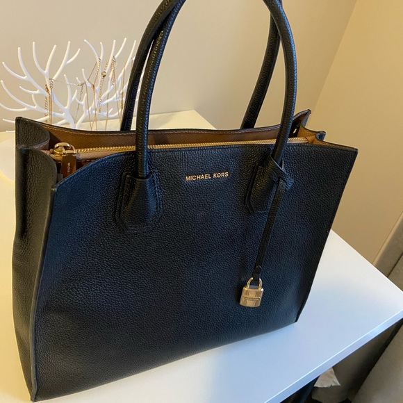 Michael Kors Black Mercer - Picture 3 of 4